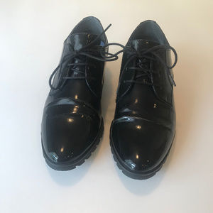 TAMARIS WORTHMAN BLACK PATENT LEATHER 8 1/2